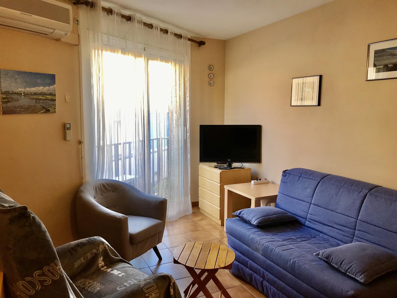 Appartement -
                        Roses -
                        1 chambre -
                        4 occupants